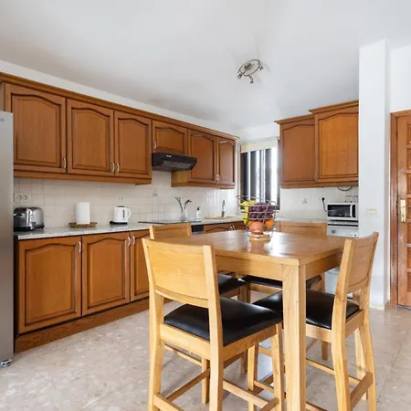 Casa Tom - Spacious Holiday With Heated Pool San Miguel de Abona