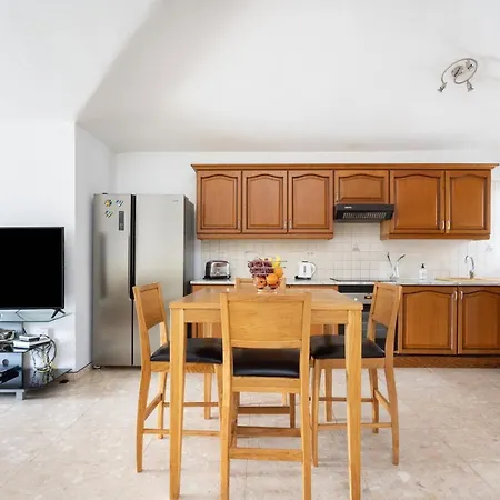 Casa Tom - Spacious Holiday With Heated Pool