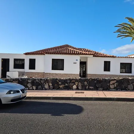 Casa Tom - Spacious Holiday With Heated Pool Villa *